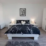 Apartman Iva * زادار
